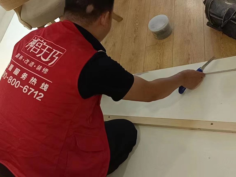 室內(nèi)不敲瓷磚可以直接鋪木地板嗎？聰明人都這么干！(圖4)
