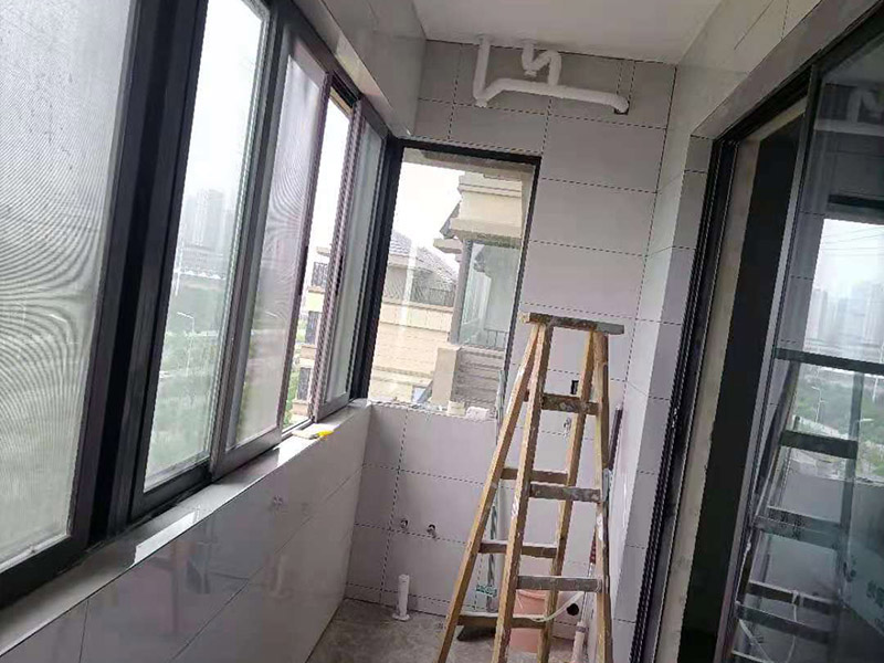 金華陽臺(tái)安裝玻璃窗多少錢一平方？(圖4)