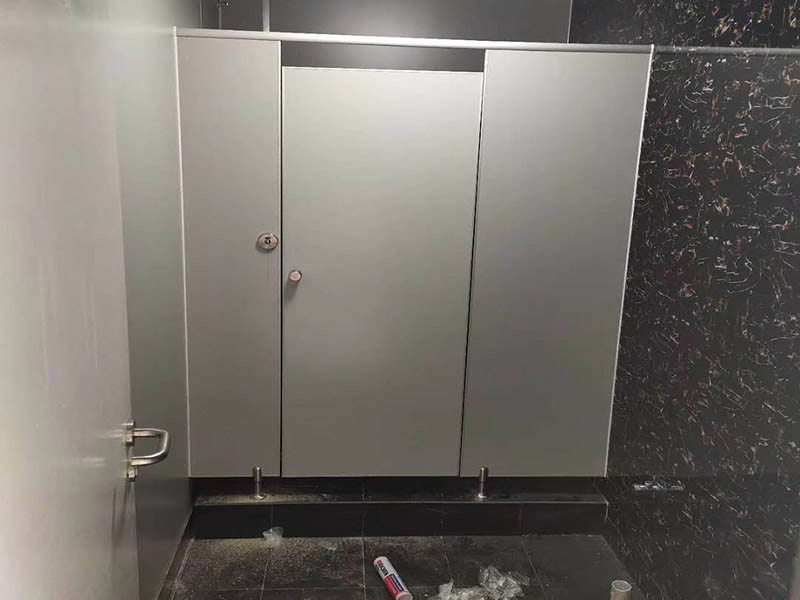 衛(wèi)生間墻面返潮掉皮怎么處理？